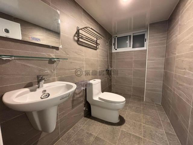 高雄新興區大樓-4